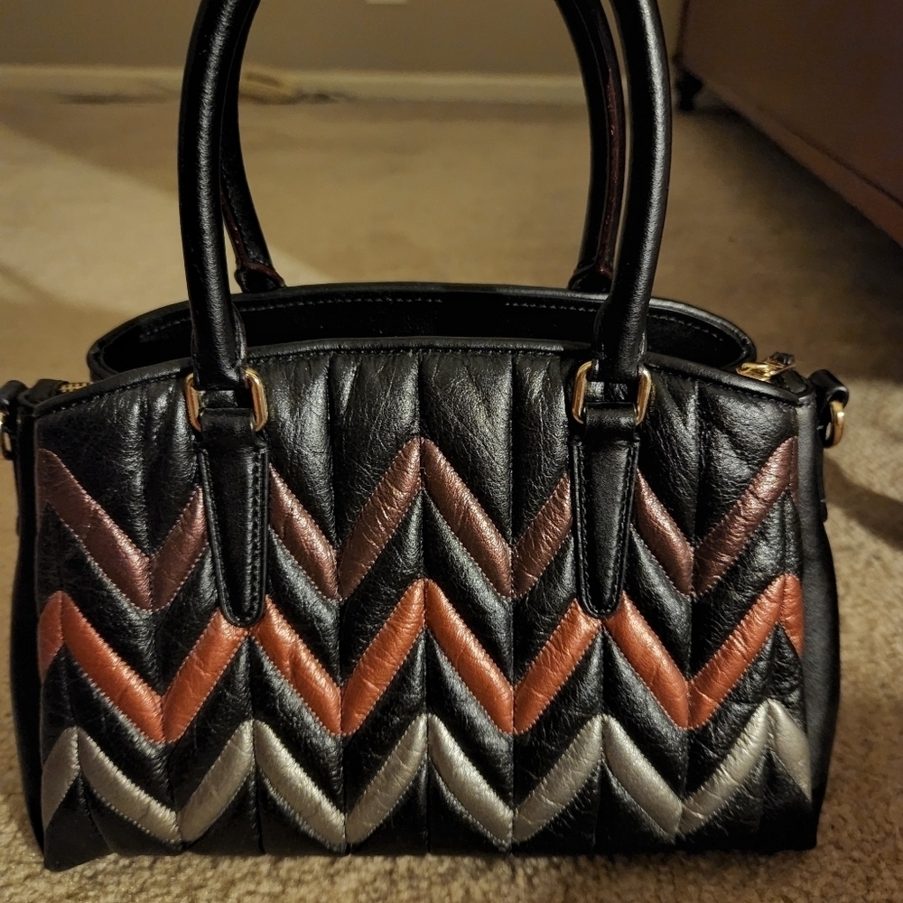 NWT Coach 2 Way Shoulder Bag Quilted Leather Black Multi Color F37872 - Picture 3 of 7